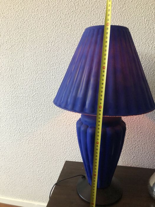 Candeeiro em vidro fosco azul