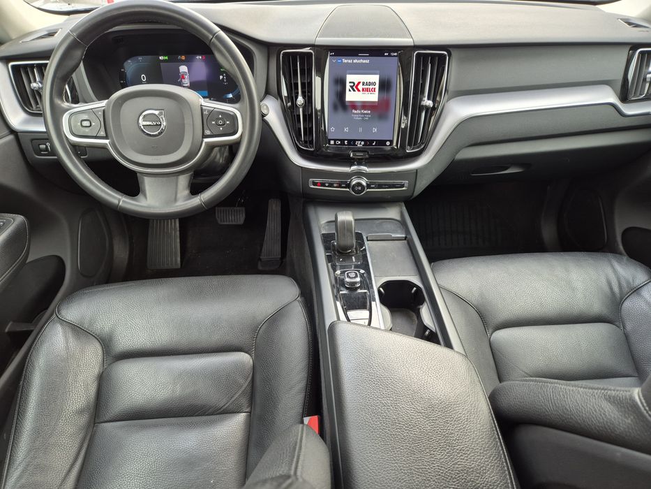 Volvo XC60 lift  2.0 T6 Recharge AWD chromy panorama vietual