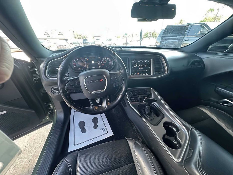 Dodge Challenger      2020