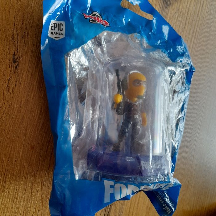 4x Nowe figurki Fortnite + koszulka Fortnite