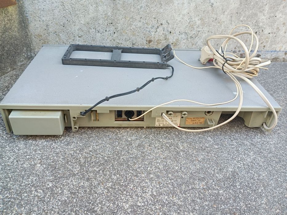Aparelho sintonizador de rádio clássico (tuner) da marca Philips, modelo FT144
