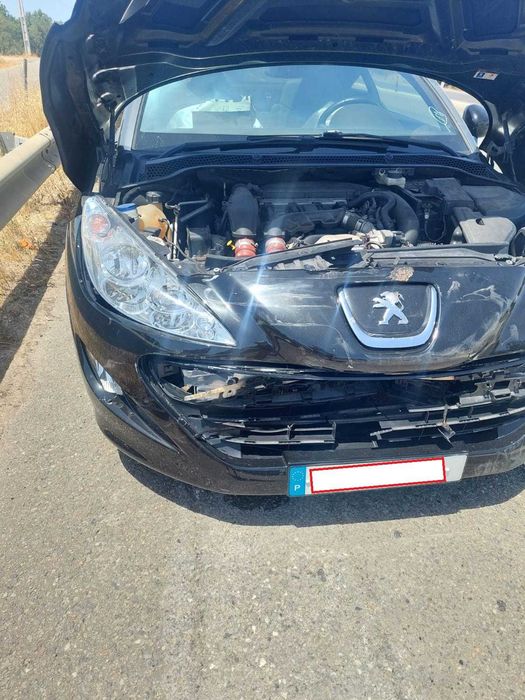 Venda Peugeot RCZ - Edição Black Yearling - Acidentado Frontalmente