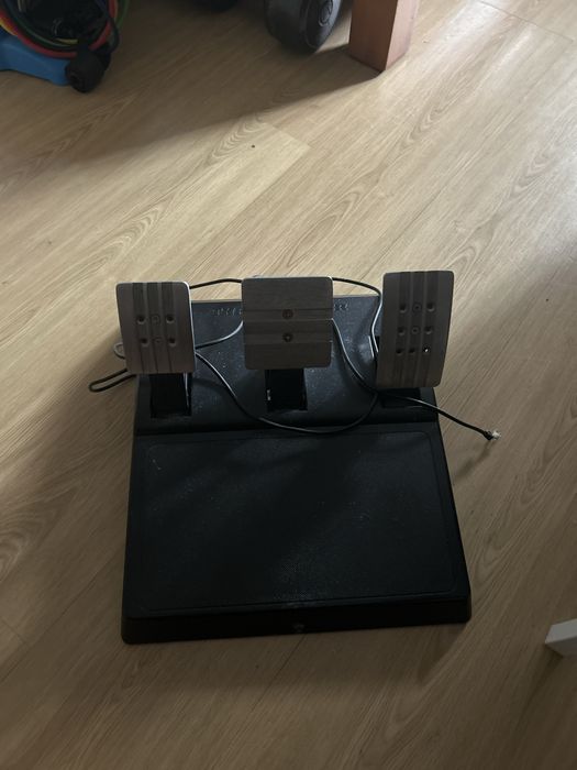 Thrustmaster T300RS GT Volante Force Feedback y 3 Pedales