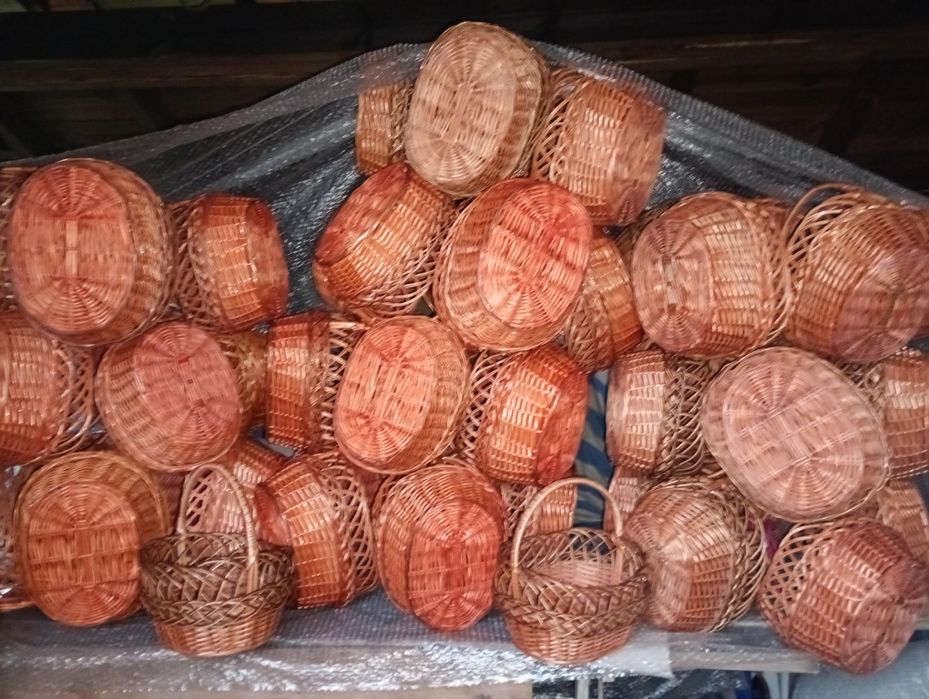 Продам корзину (кошик) плетену