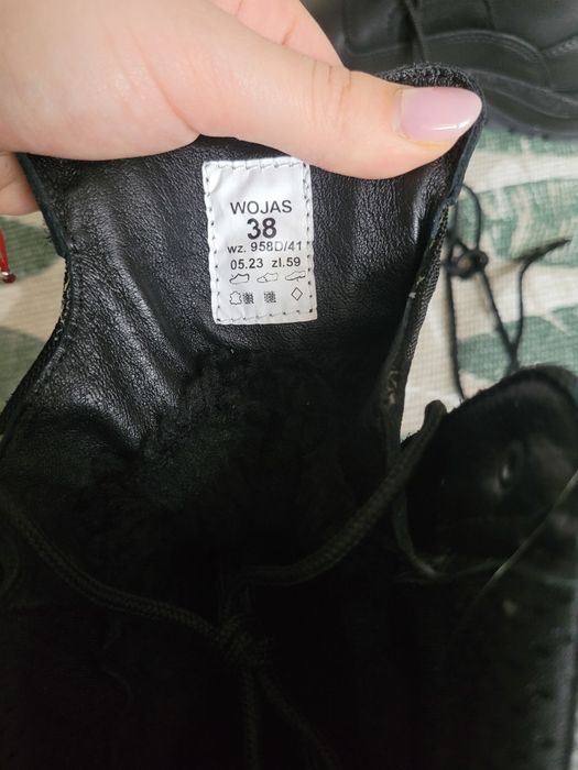 Buty wysokie  na grubej podeszwie damskie Wojas nowe