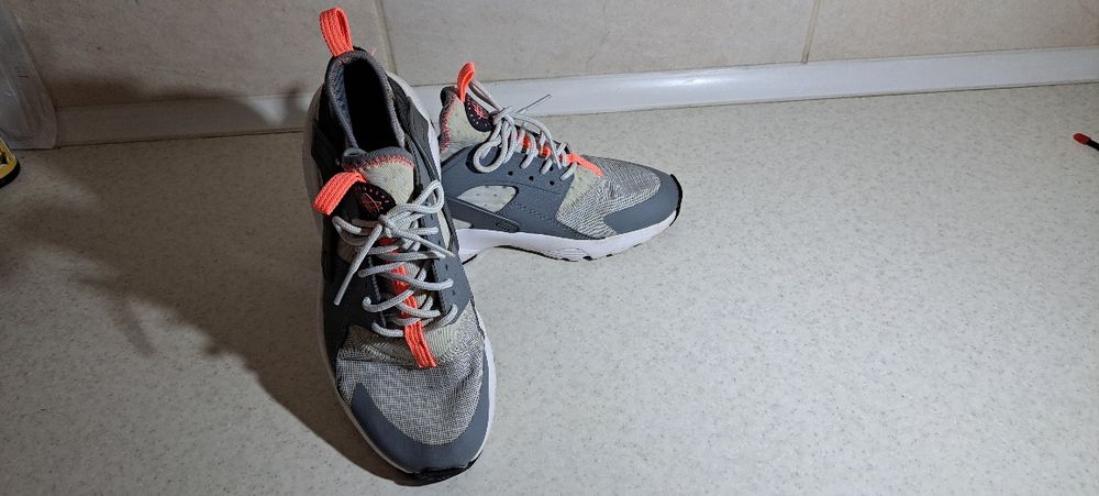 Buty sportowe damskie, adidasy Nike r. 38