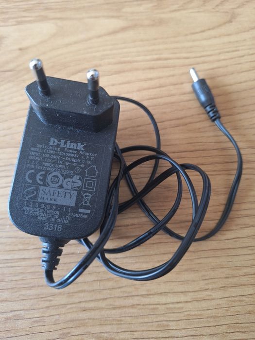 Zasilacz ładowarka 12V 1A wtyk 3.7mm