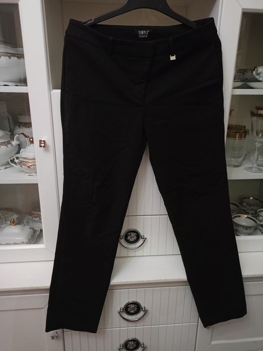 Spodnie czarne Simple 38