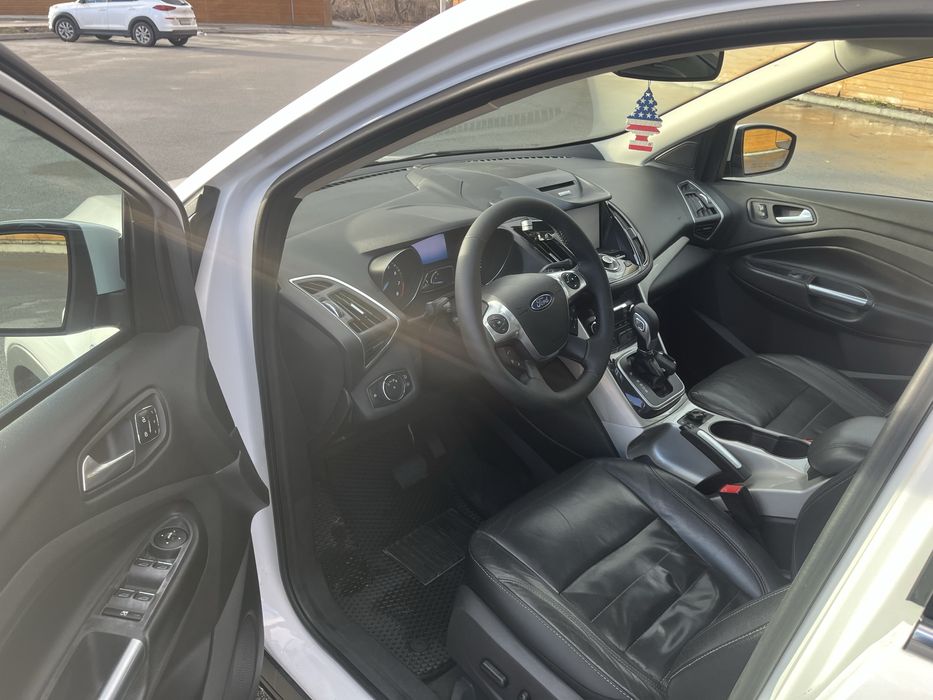 Продам Ford  Escape 2л