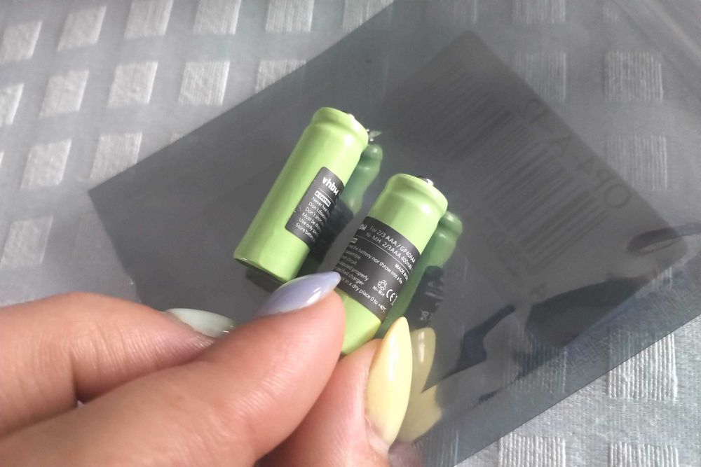2 Rechargeable 2/3 AAA Batteries425723360549939201