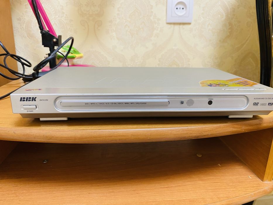 Продам DVD BBK в гарному стані !!!