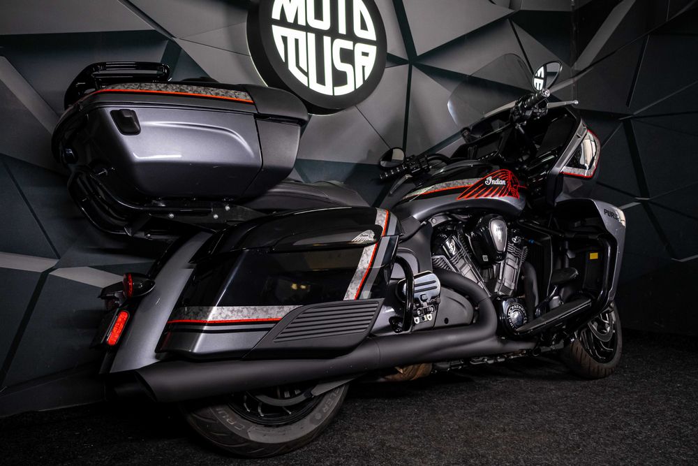 Indian Pursuit Dark Horse