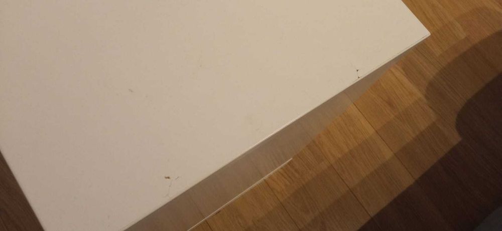 Cómoda NORDLI! com 4 gavetas, perfeito para um quarto :)
