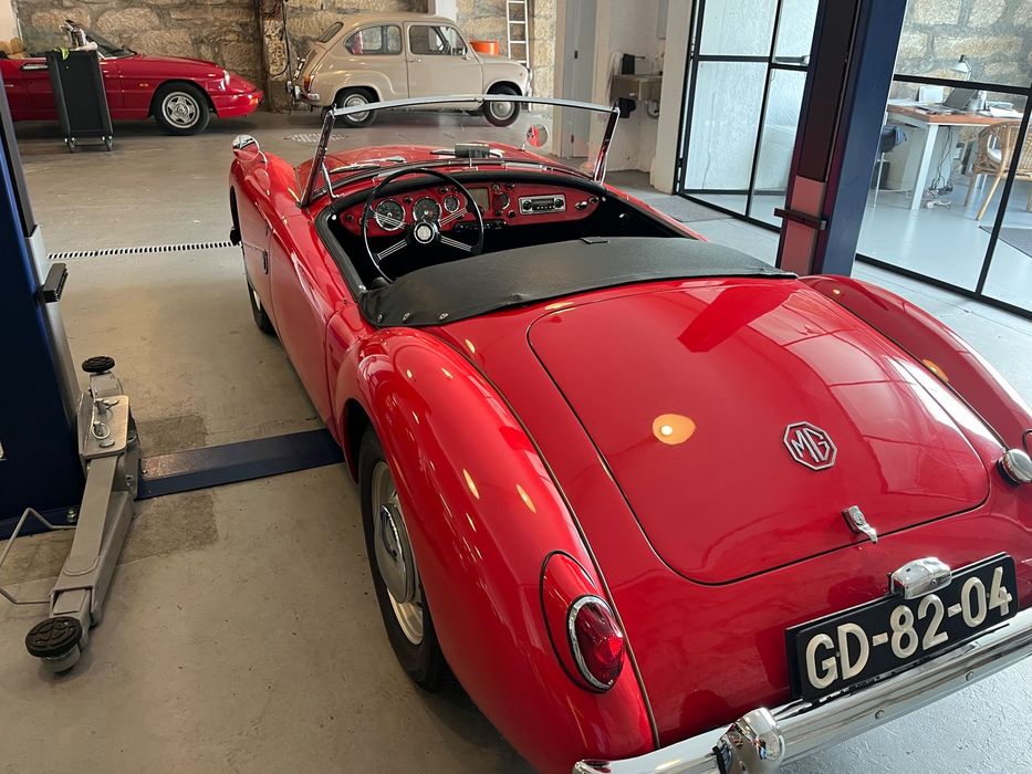 MG MGA