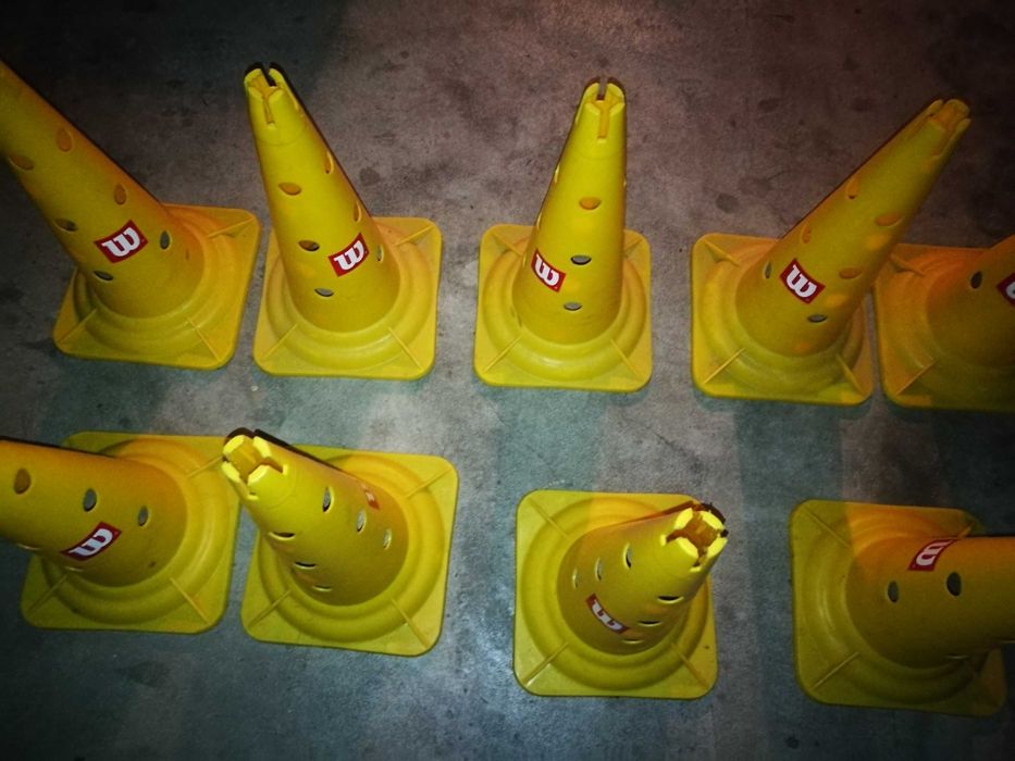 9 Cones (pinos) da WILSON para desporto