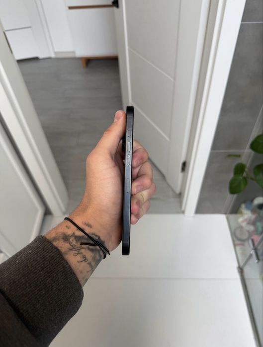 Продам или обменяю iPhone 16 pro max 256gb