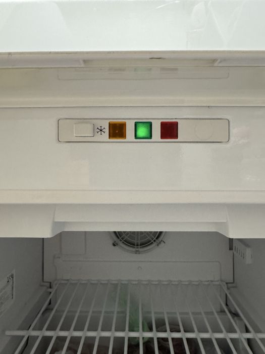 Морозильна камера beko FNE1072