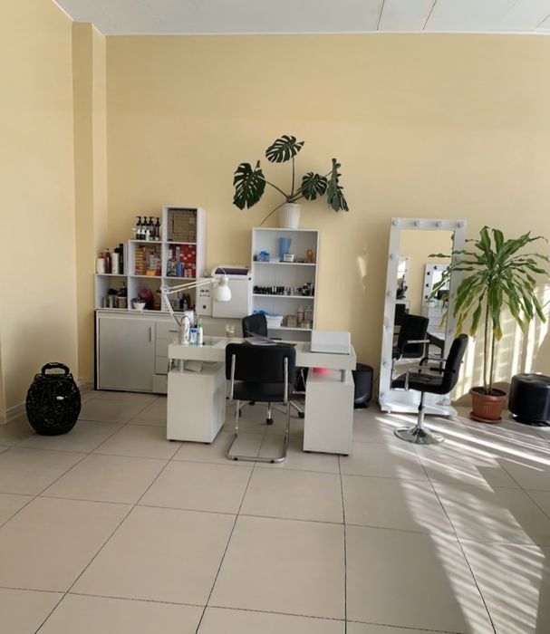 Оренда під медицину та косметологію в центрі міста.