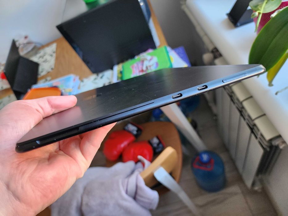 Microsoft Surface Pro X Platinum 13" 2880x1920 8/256Gb 4G LTE eSIM SIM