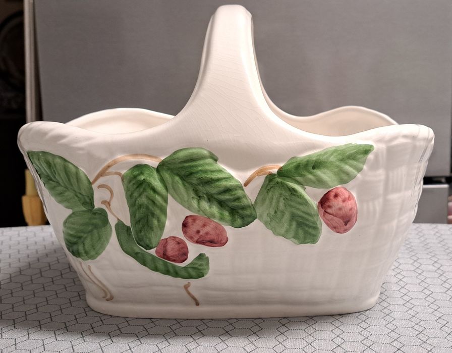 Cesta/ fruteira de porcelana vidrada
