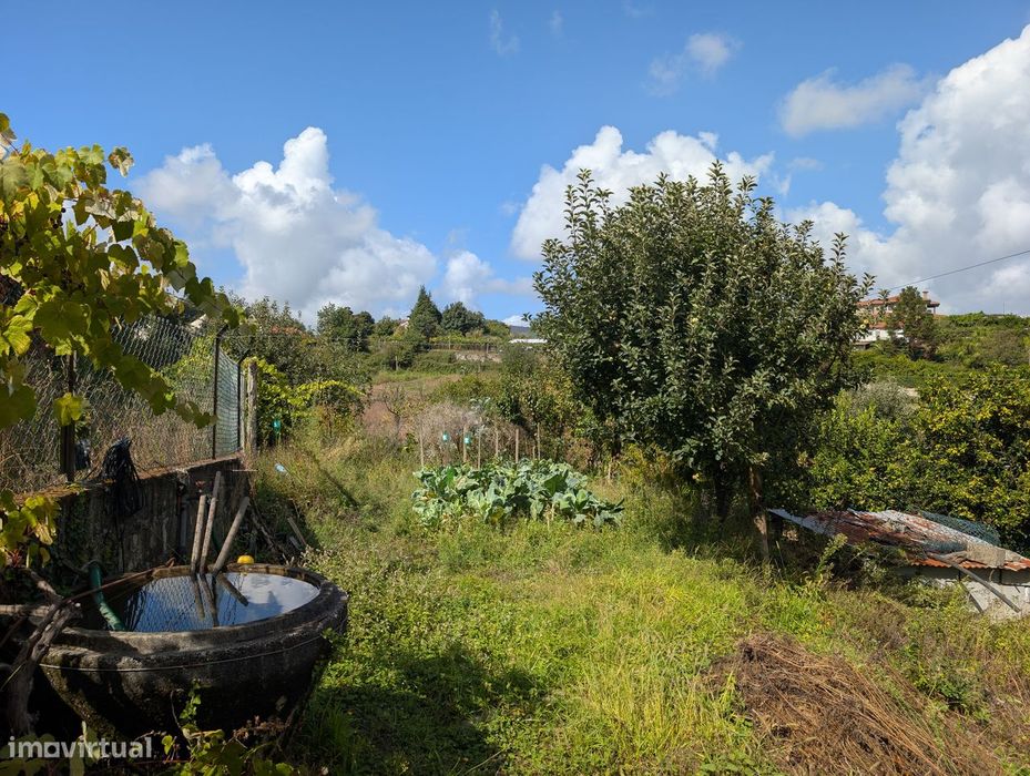 Terreno Misto em Vilaça – 1.100 m²
