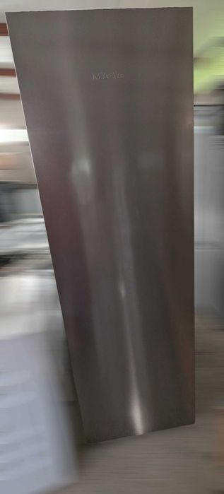 Zamrażarka wolnostojącą Miele FNS 4882 D edt/cs – stan bardzo dobry