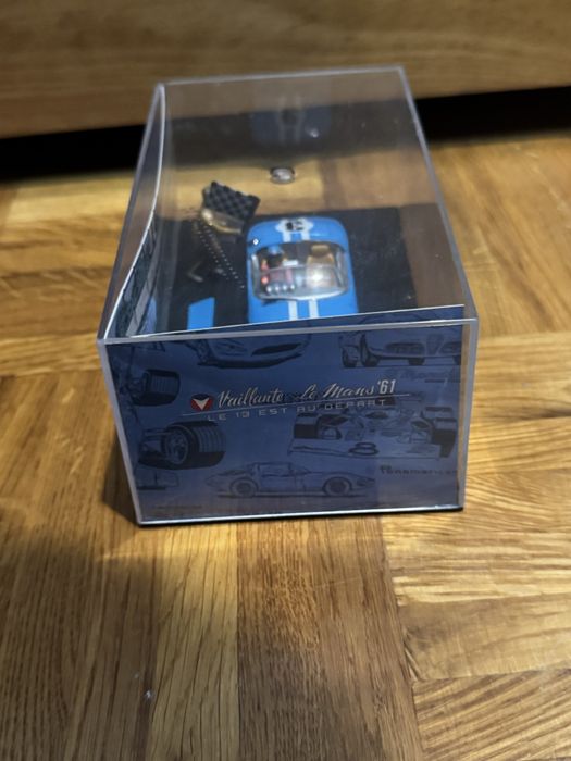Vendo miniatura Vaillante Le Mans