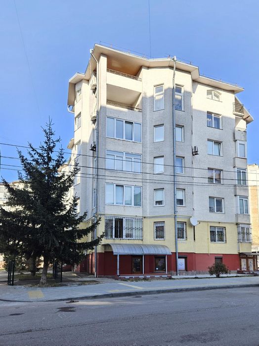 Продаж приміщення у прохідному місці. Сихів.