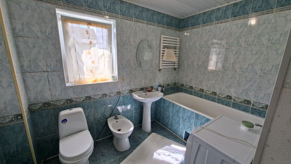 Продаж житлового будинку . Площа  220м².Земельна ділянка 11 сот.Програми. Є-відновлення.  Комунікації.Меблі .Техніка .