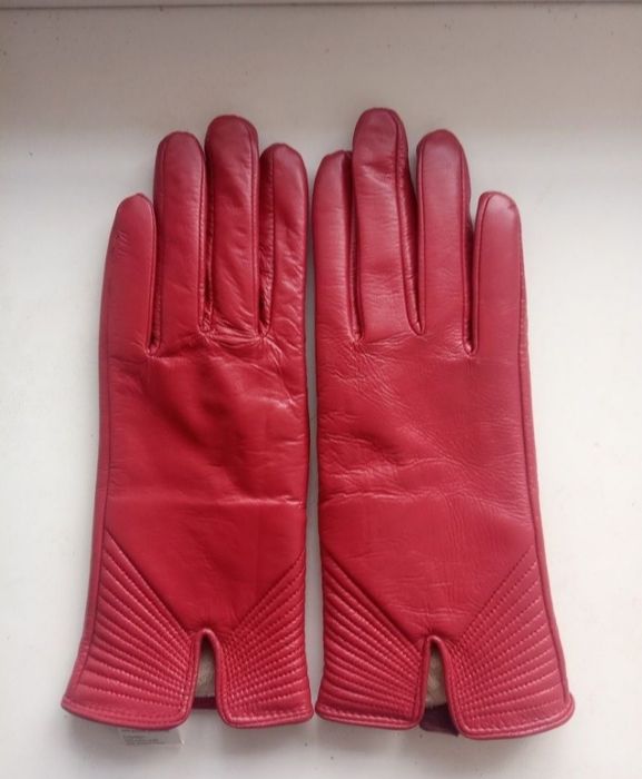 Продаються шкіряні рукавиці