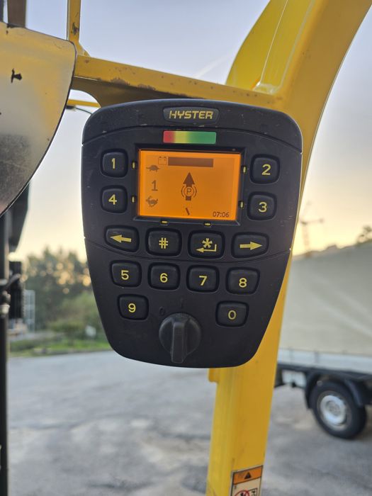 Empilhador HYSTER J1.8XN Triplex