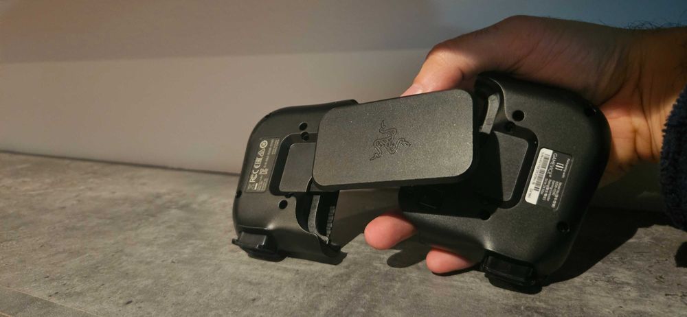 Razer Kishi (Smartphone Controller) as New64564195159810123