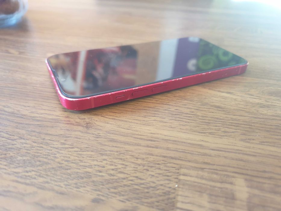 iPhone 13 Vermelho 128GB – Estilo e Potência num Único Dispositivo