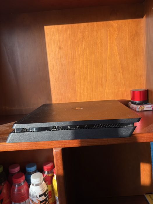 PS4 Slim 500GB (2017) – Bom Estado