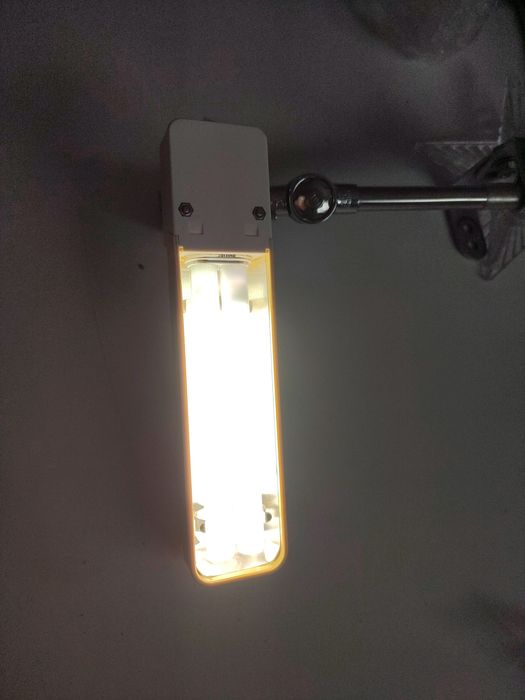 Candeeiro para máquina de costura