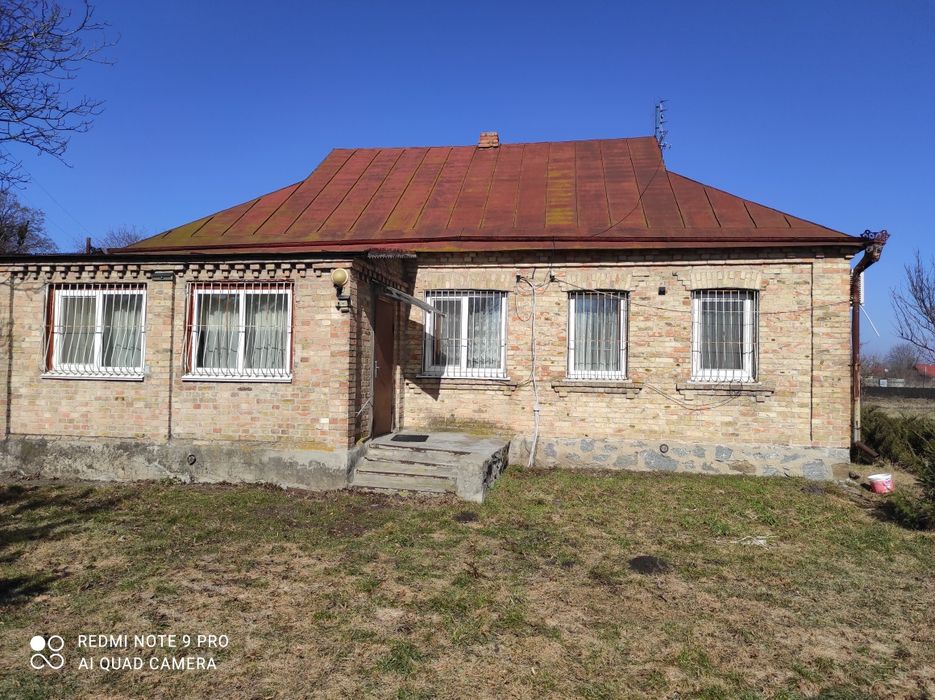 Продам дім  с. Черняхів 100 кв. + 50 соток під ним ексклюзивно місто