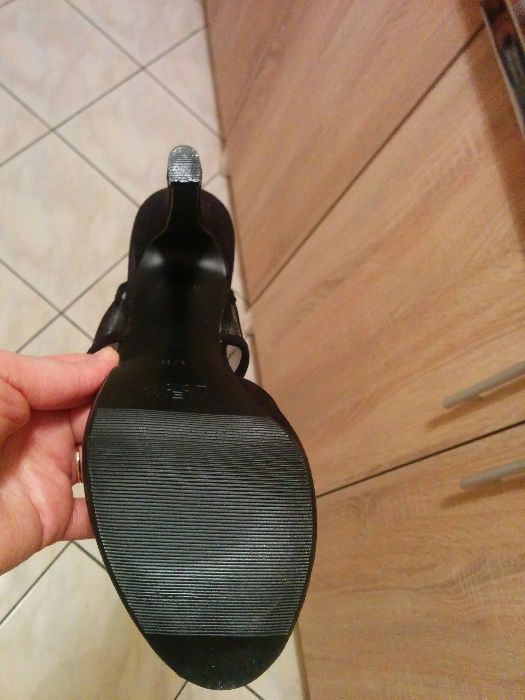 Buty/ czarne szpilki