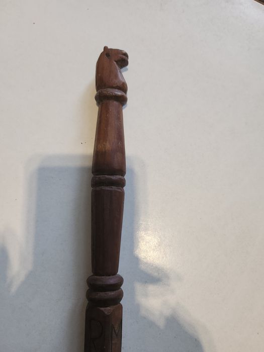 Bengala/Apontador em Madeira Entalhada