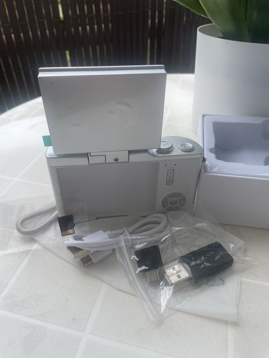 Maquina digial 4K Nova branca