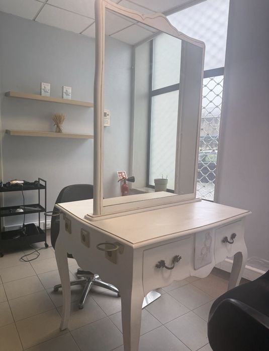 Moveis para espaço de Estetica e Cabelo