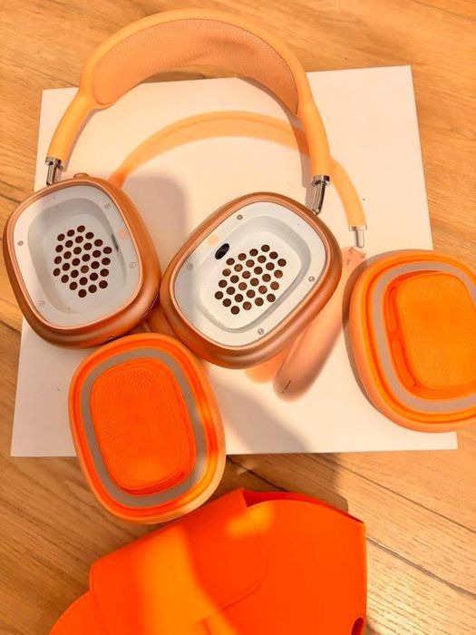 Airpods Max , kolor pomarańczowy
