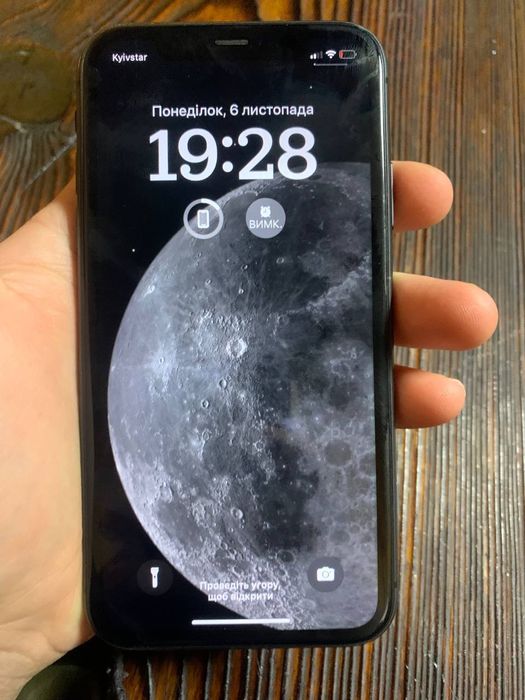 Продам 11 айфон 128