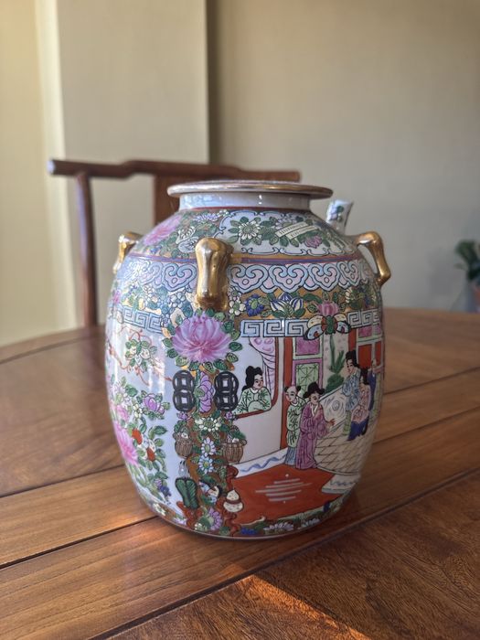 Vaso / Bule de porcelana chinesa sec.19-20