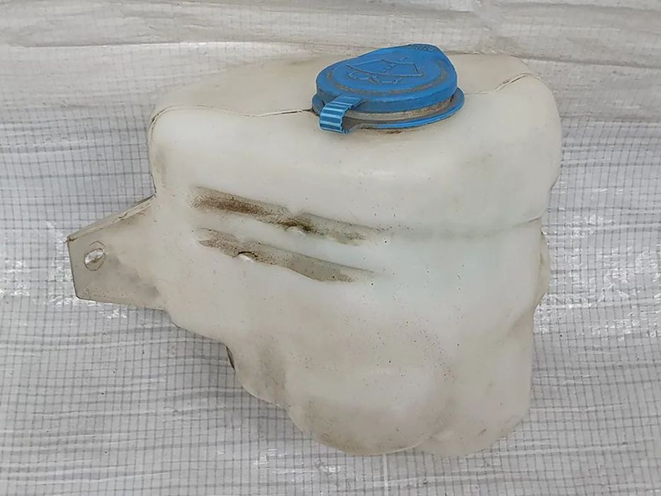 Zbiorniczek płynu spryskiwaczy do Suzuki Vitara I