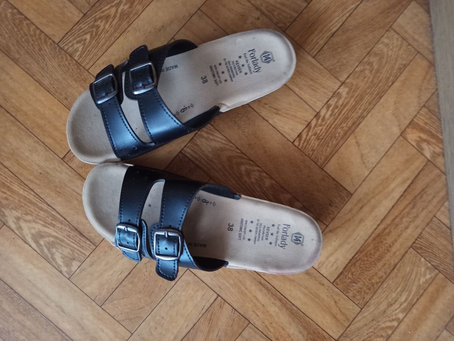 Sprzedam nowe klapki