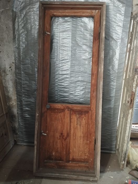 Дверь деревянная балконный блок