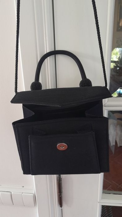 Clutch preta de veludo