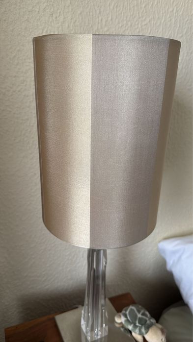 2 candeeiros cabeceira