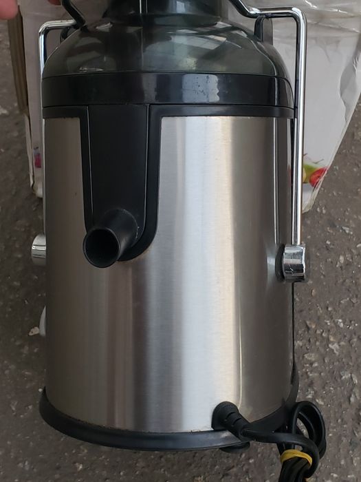 Соковижималка центробіжна Delfa DJ-140