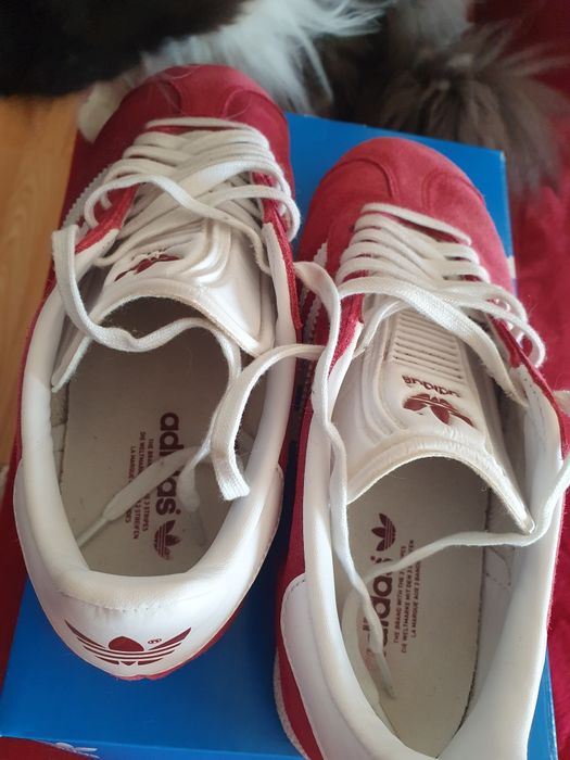 Adidas Gazelle cor de vinho